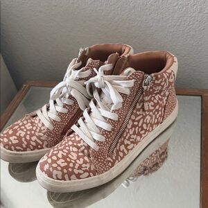 Universal Threads Stylish Tan High-Top Sneakers